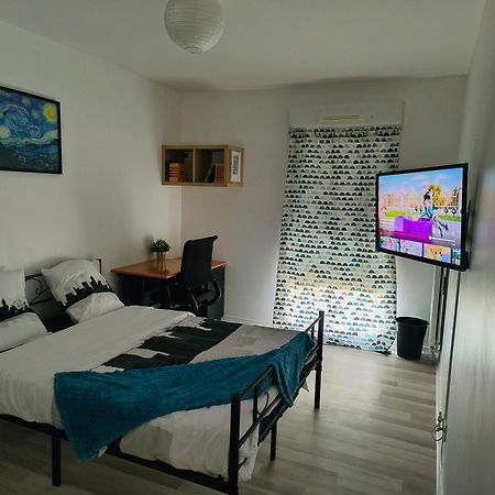 Chambre Privee Proche Stade De France Et Paris Dans Appartement Partage Pierrefitte-sur-Seine Exterior foto